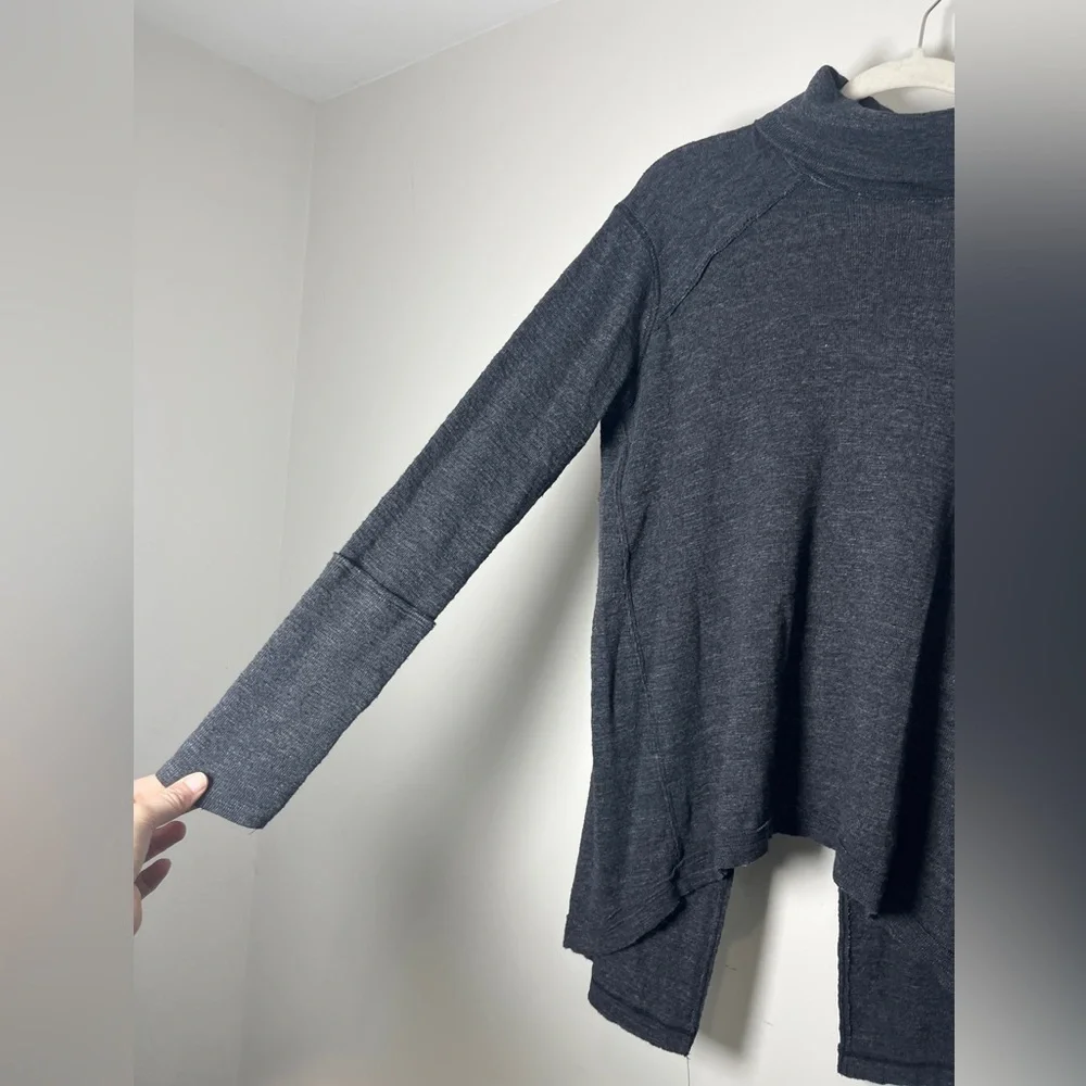 Free People - We The Free Gray Sweater Open Back Turtle Neck Sz M
